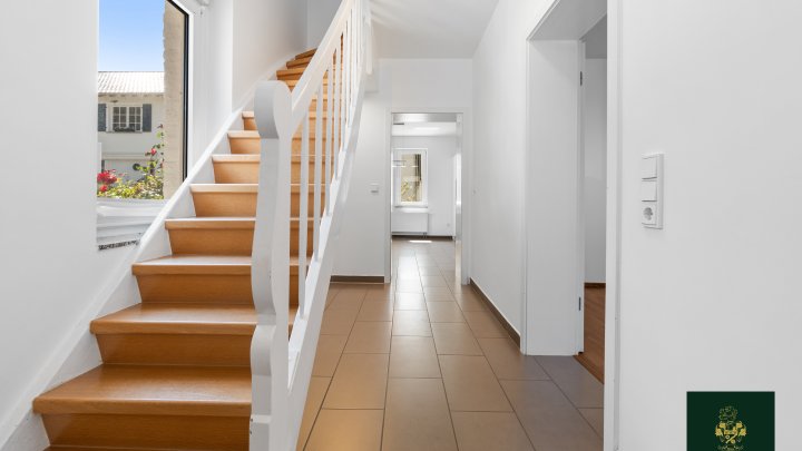 Traumhaftes Anwesen mit beheiztem Außenpool, Spa und Gästehaus auf parkähnlichem Grundstück