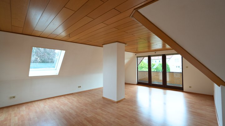 Freistehendes Zweifamilienhaus ideal für große Familien und Mehrgenerationen-Wohnen