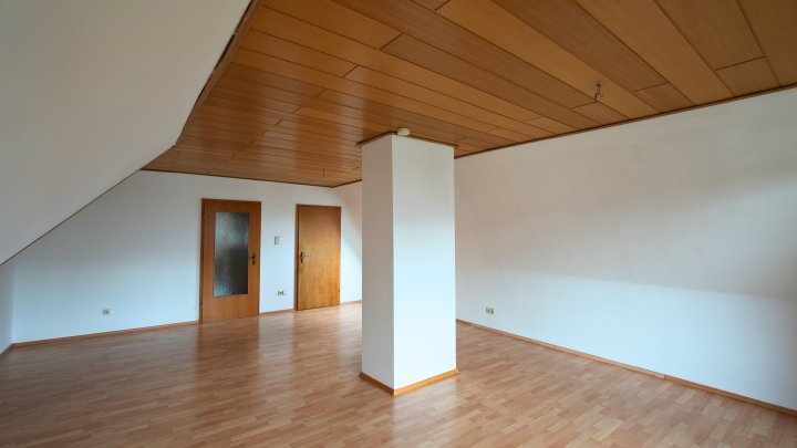 Freistehendes Zweifamilienhaus ideal für große Familien und Mehrgenerationen-Wohnen