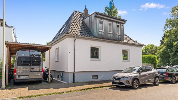 Top saniertes Einfamilienhaus in Bonn Castell