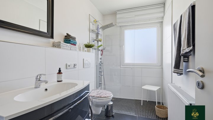 Platz für die ganze Familie! Fertighaus mit bis zu 5 Schlafzimmern und Garten