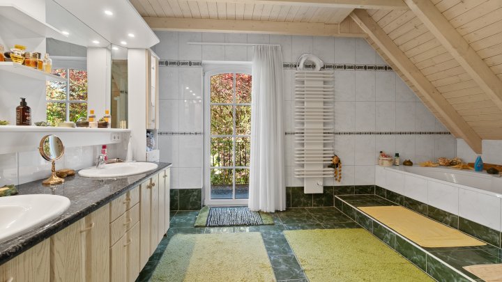 Ein Zuhause, das begeistert! Landhaus-Villa in Seelscheid