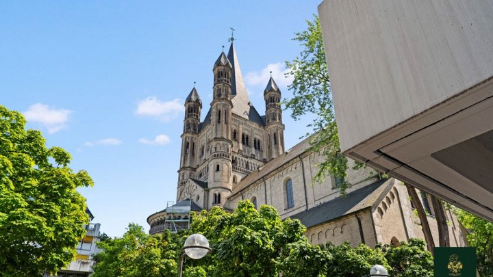 Erstbezug nach Sanierung – Exklusive 2-Zimmer-Eigentumswohnung am Groß St. Martin in der Kölner Altstadt